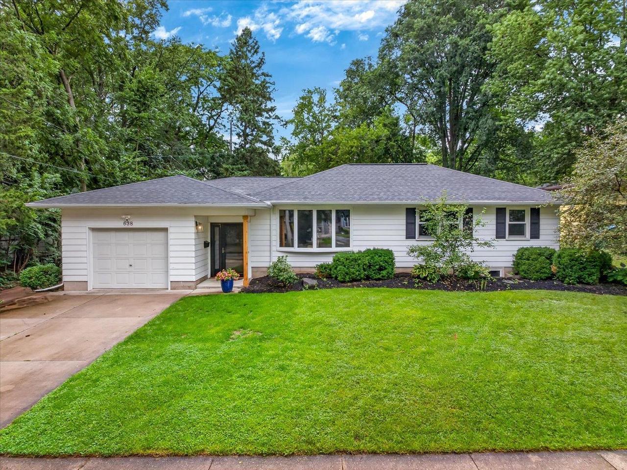 638 Orchard Drive — photo