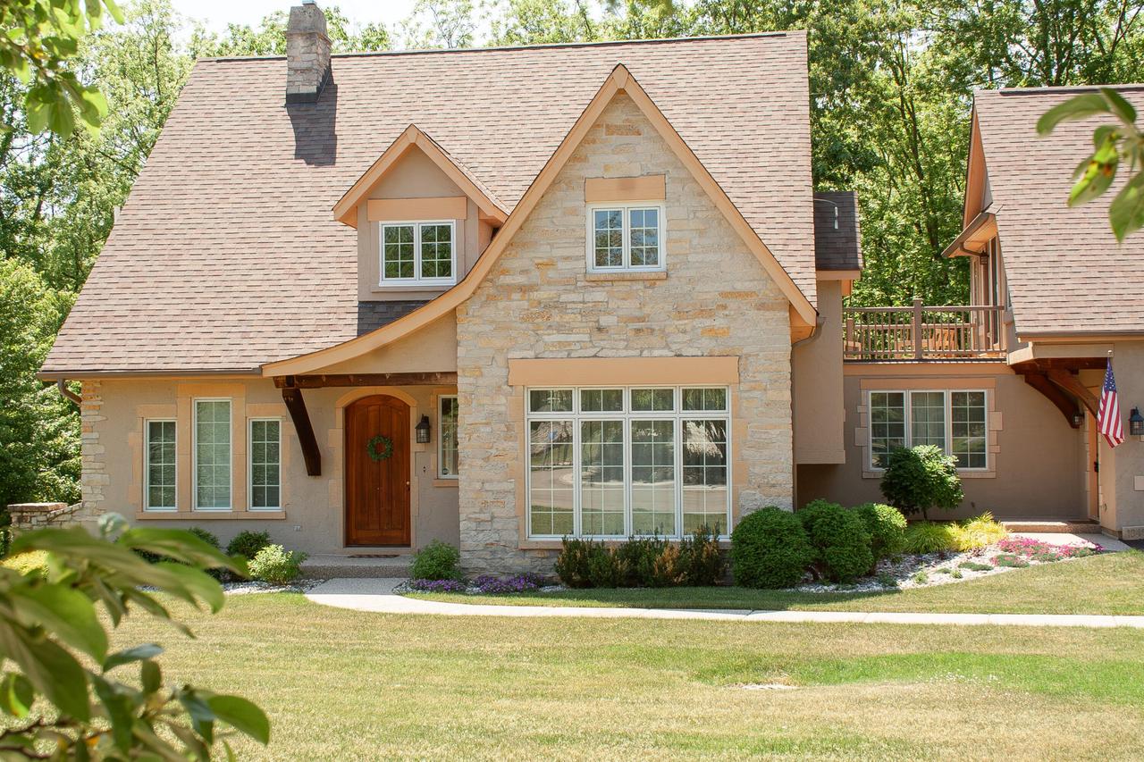 1046 Edinborough Court — photo