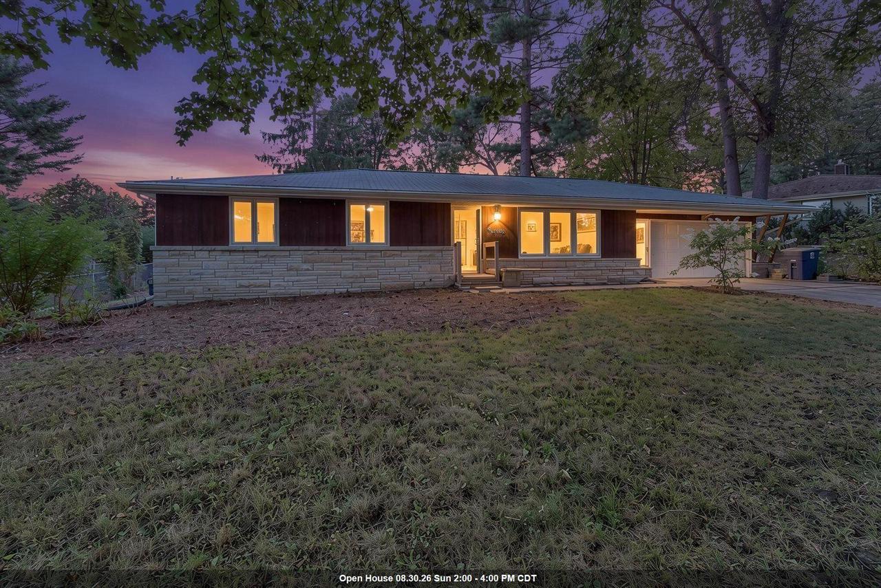 1669 Forest Glen Drive — photo