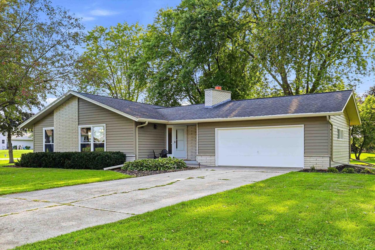 N7104 Leonard Drive — photo