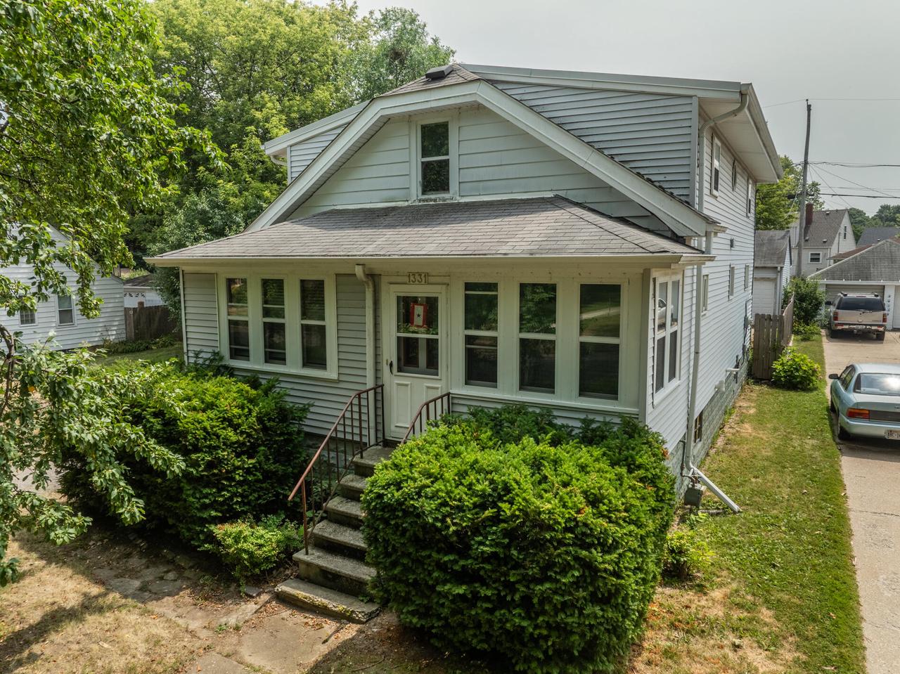 1331 E Saveland Avenue — photo