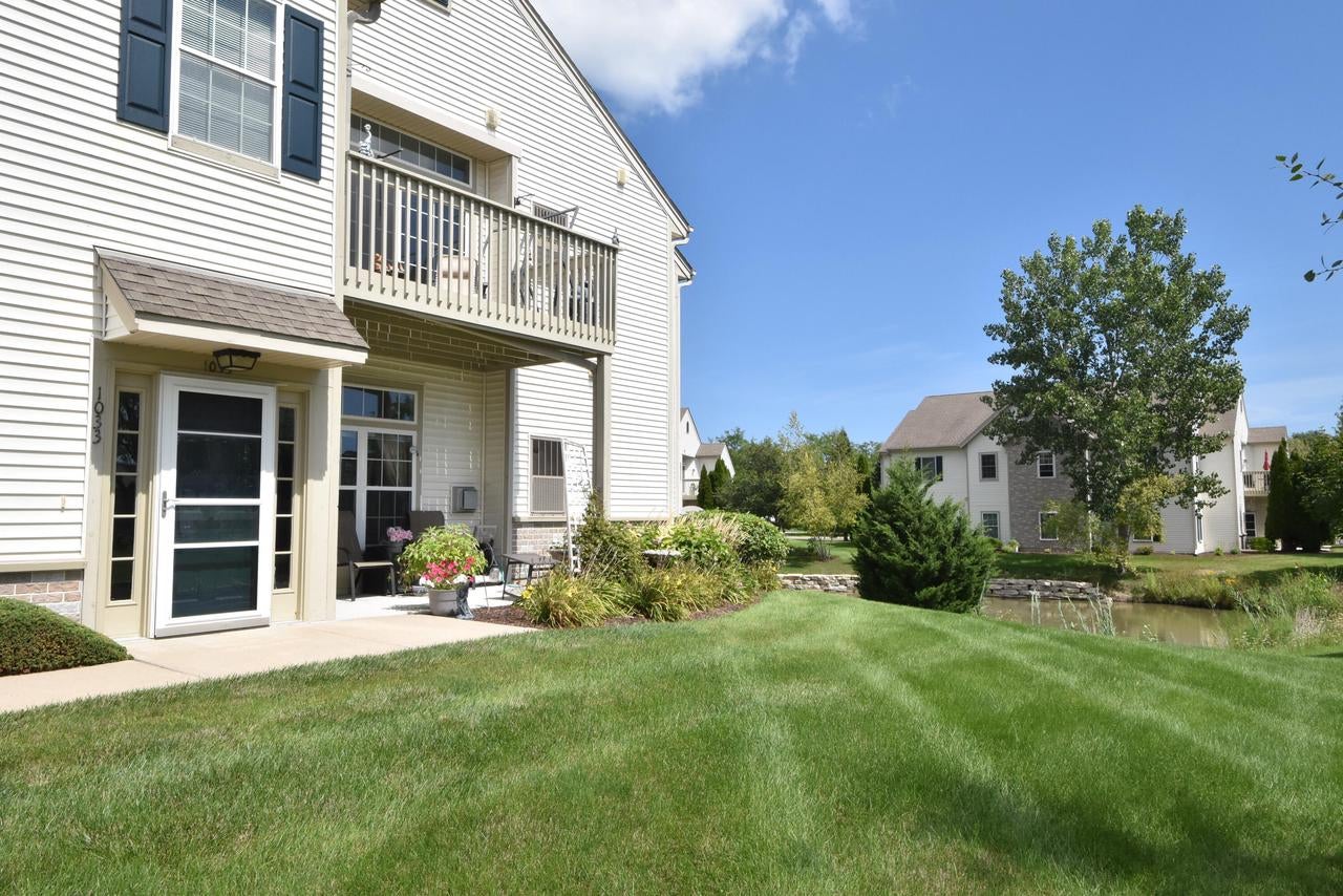 1033 Hastings Court 202 — photo