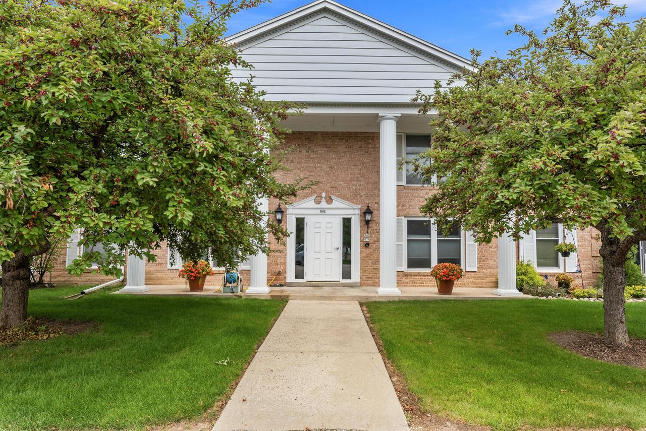 940 W Heritage Court 104 — photo