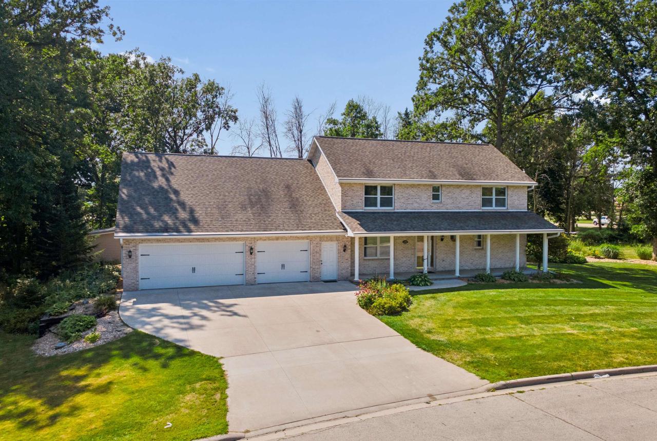 120 E Glenbrook Drive — photo