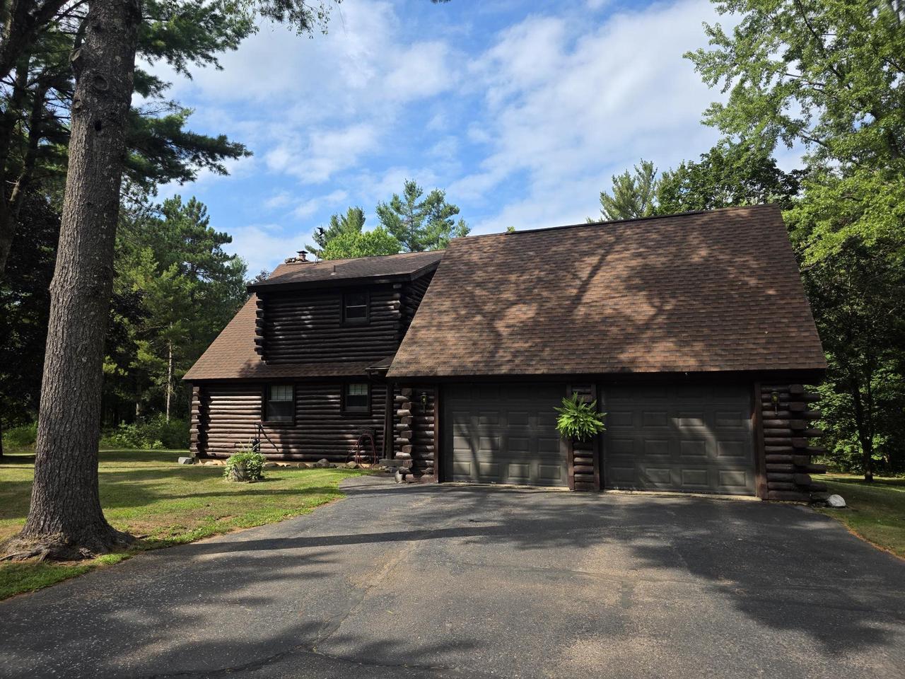 8531 Lake Road — photo