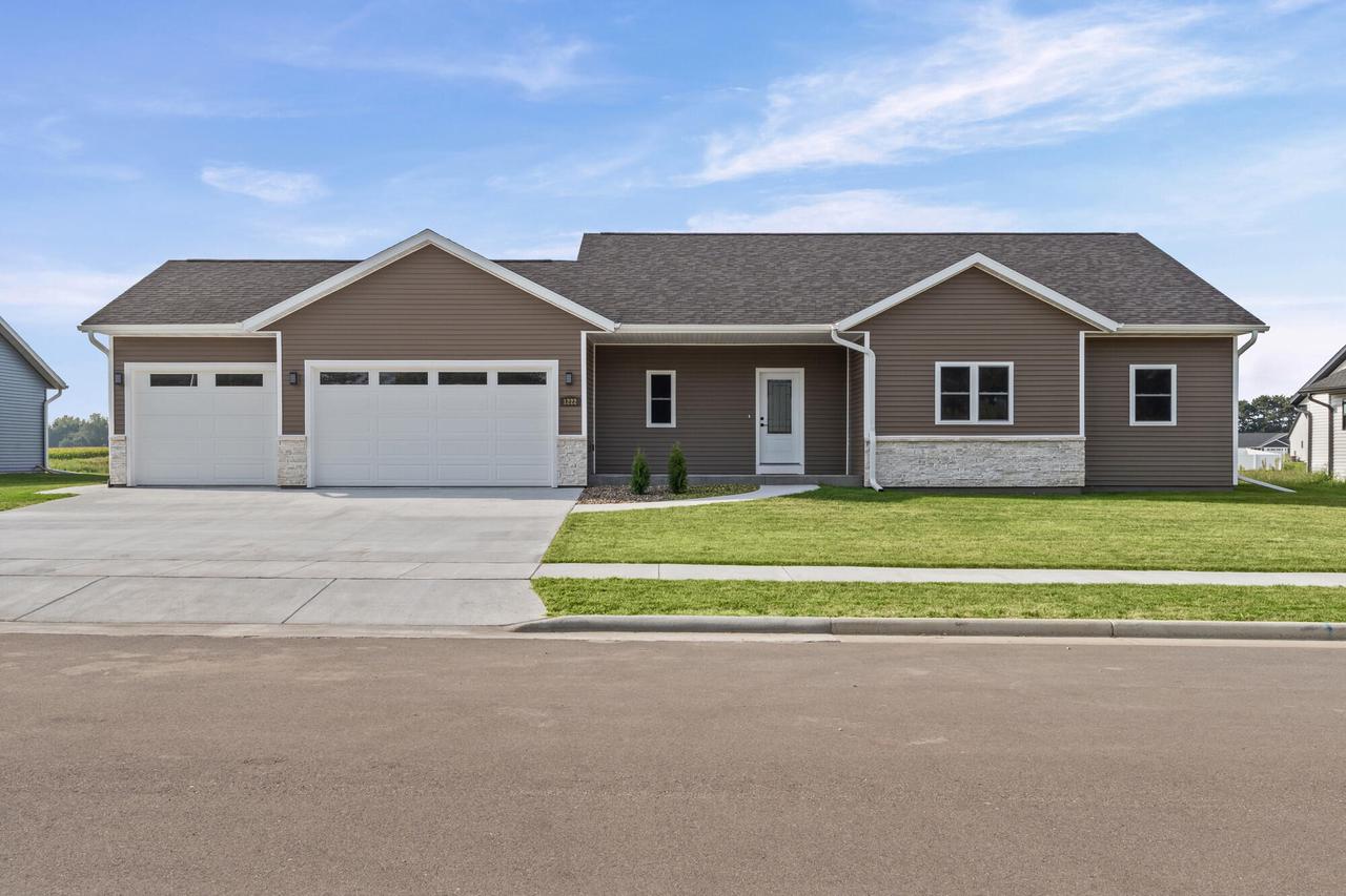 1222 Leo Drive — photo