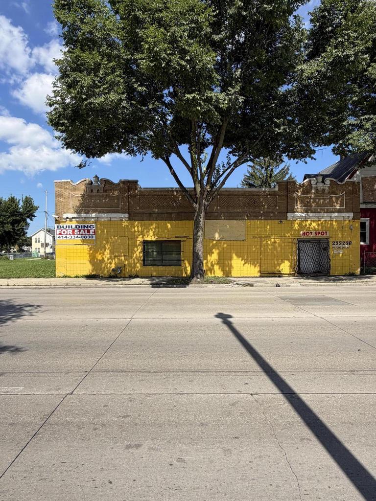 2532 W Fond Du Lac Avenue — photo