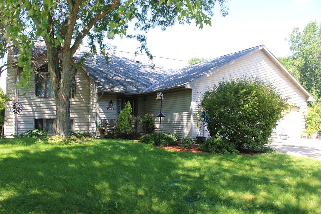 2071 Yahara Drive — photo