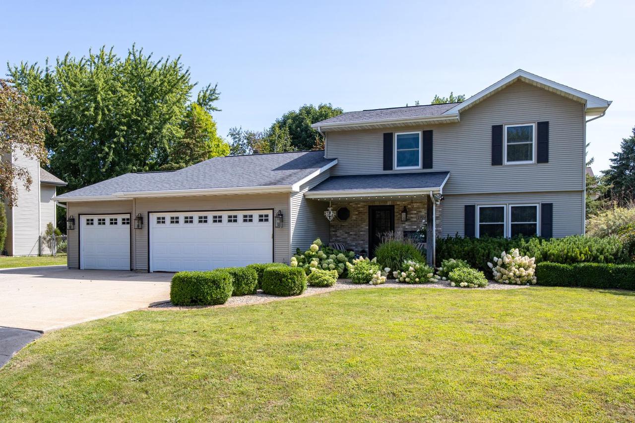 1914 Amy Jo Drive — photo