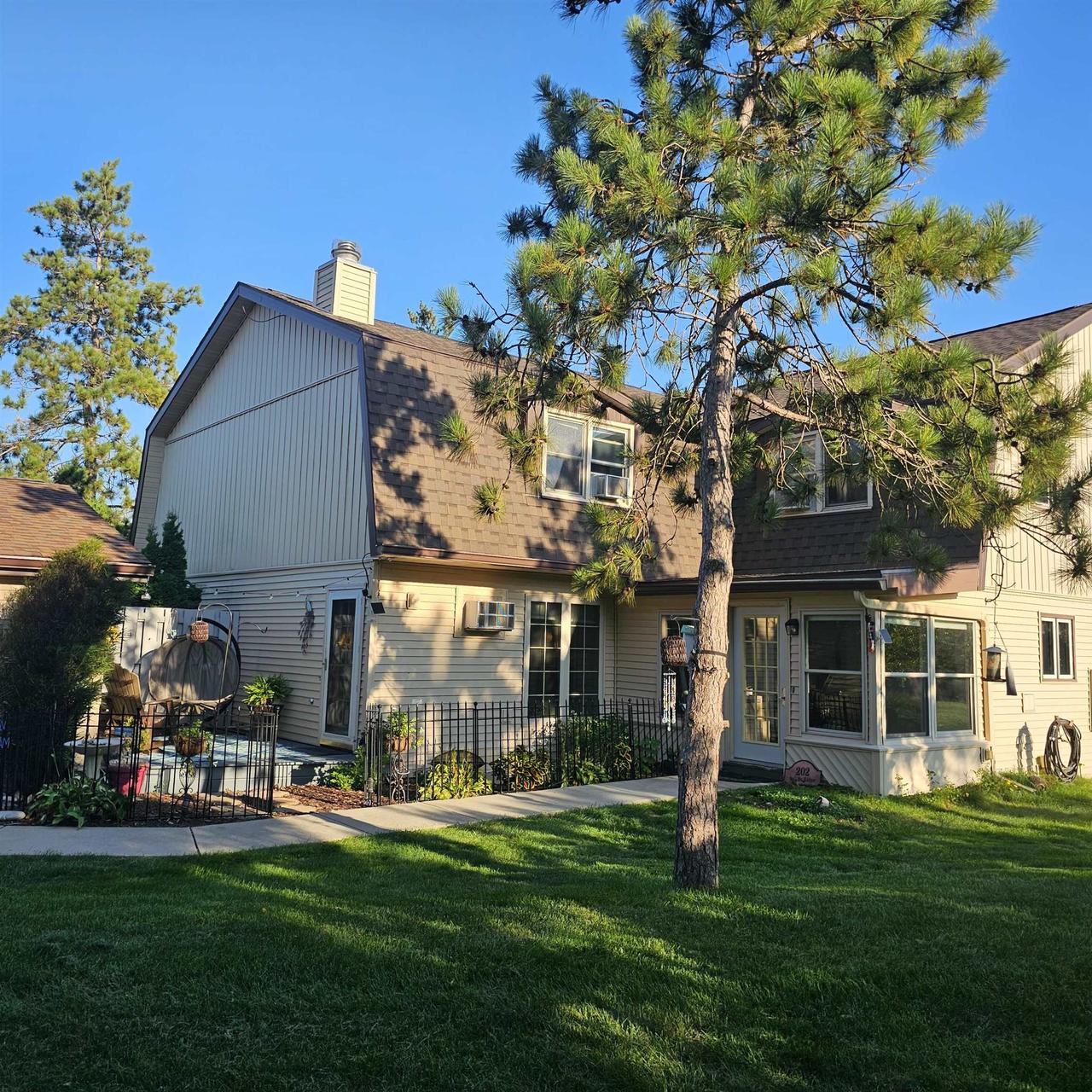 202 Saddle Ridge — photo