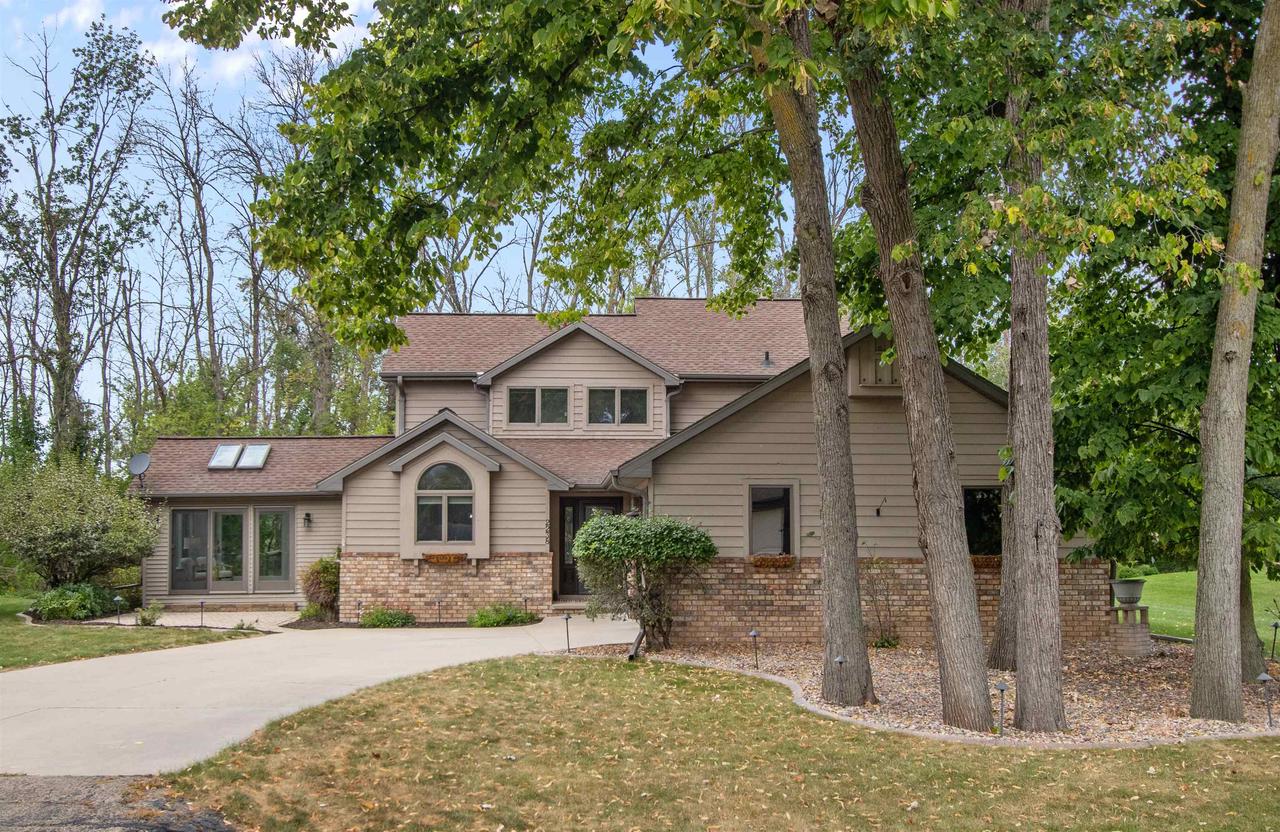 2238 Woodlawn Lane — photo