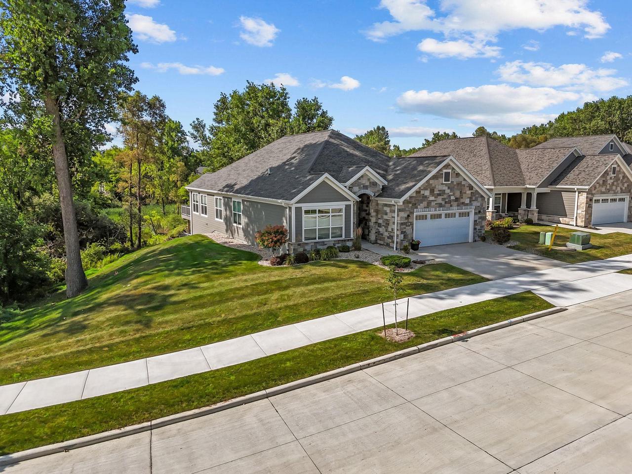 2179 E Baldeagle DRIVE, Appleton, WI 54913 — photo 2
