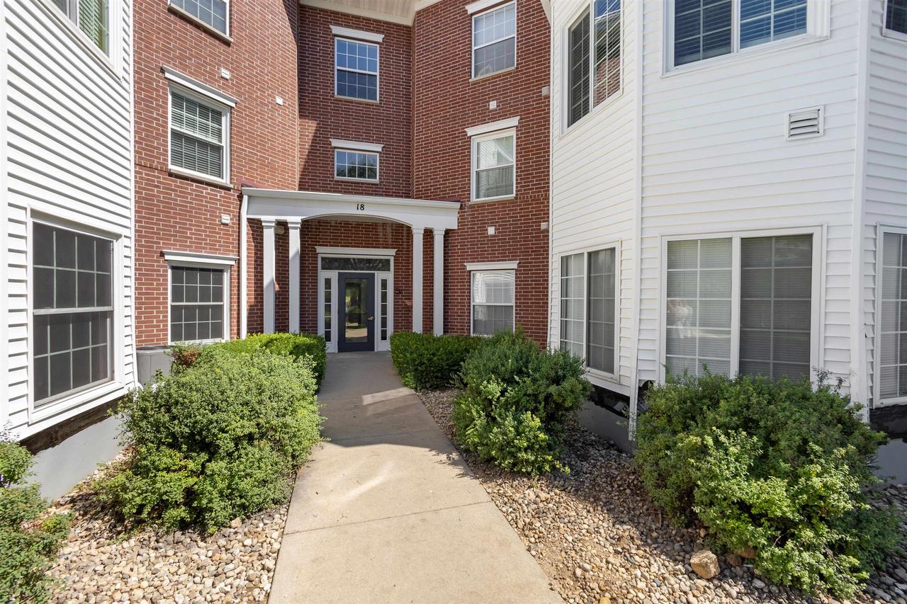 18 Kings Mill Circle 304 — photo
