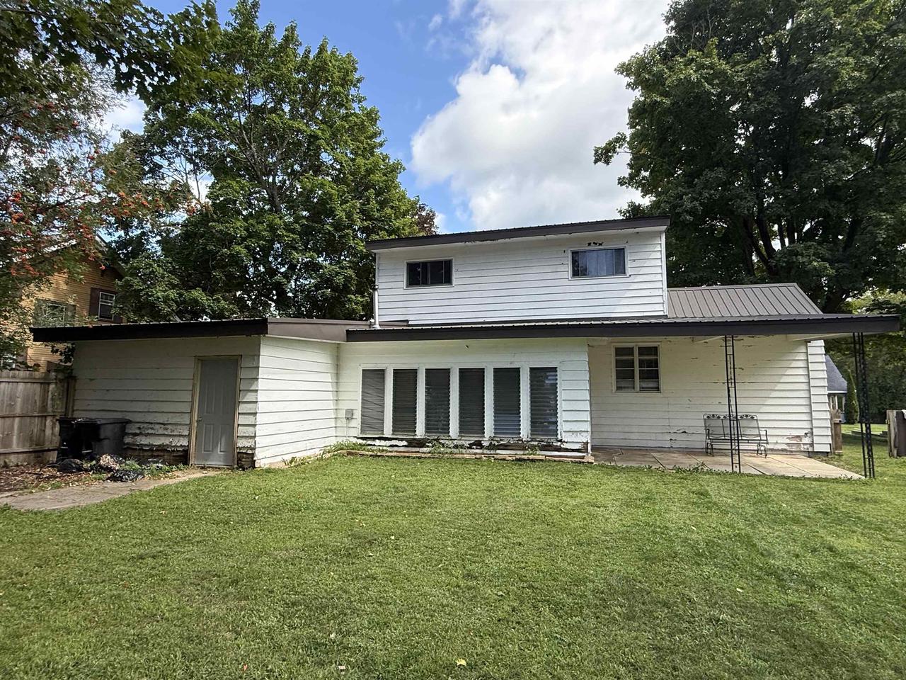 911 Main Street, Gresham, WI 54128 — photo 2