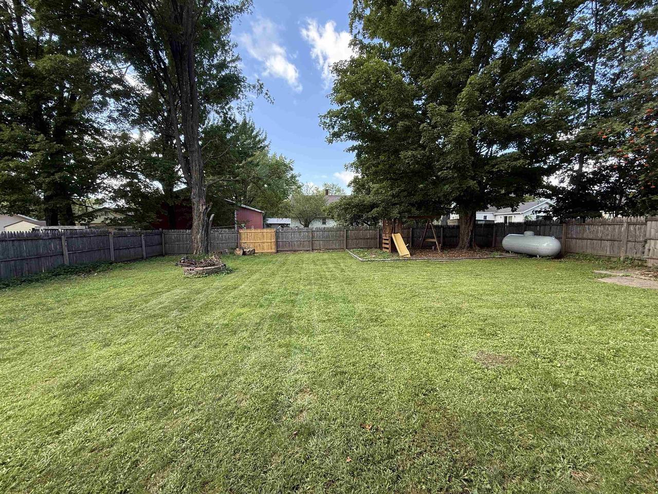 911 Main Street, Gresham, WI 54128 — photo 3
