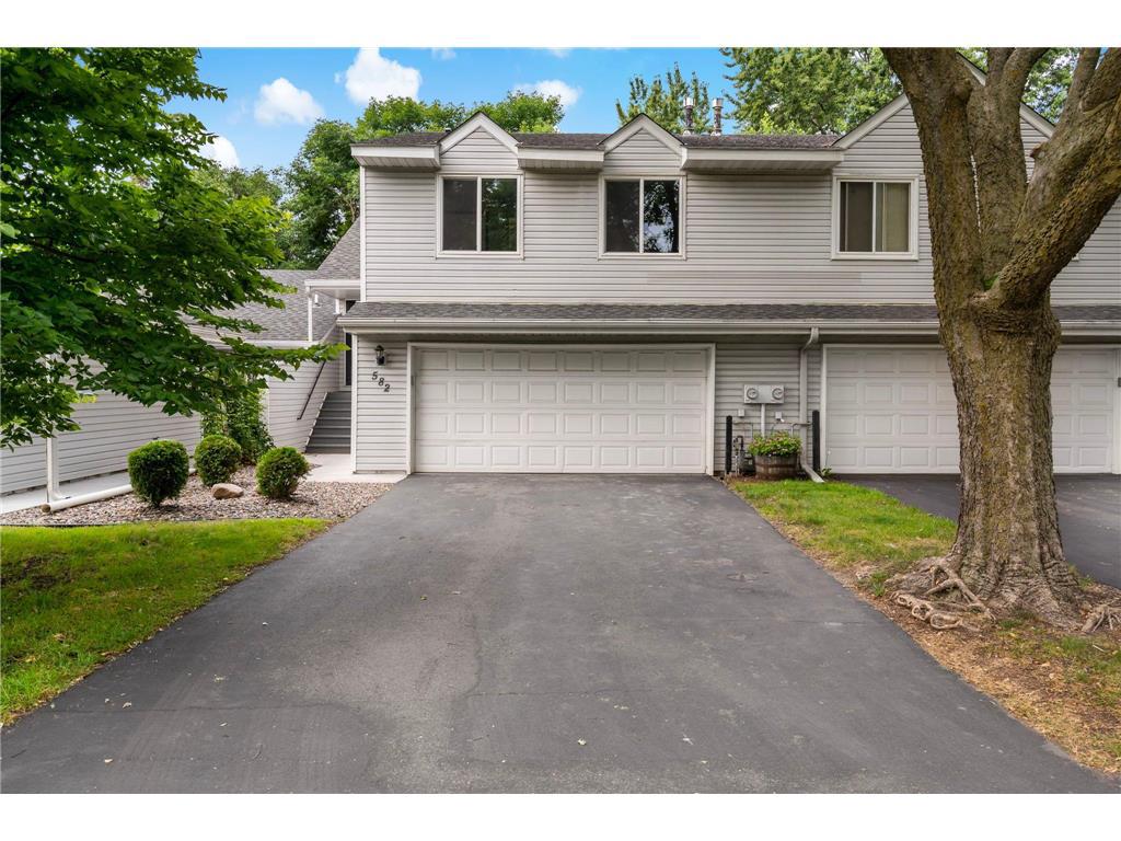582 Clover Leaf Parkway — photo
