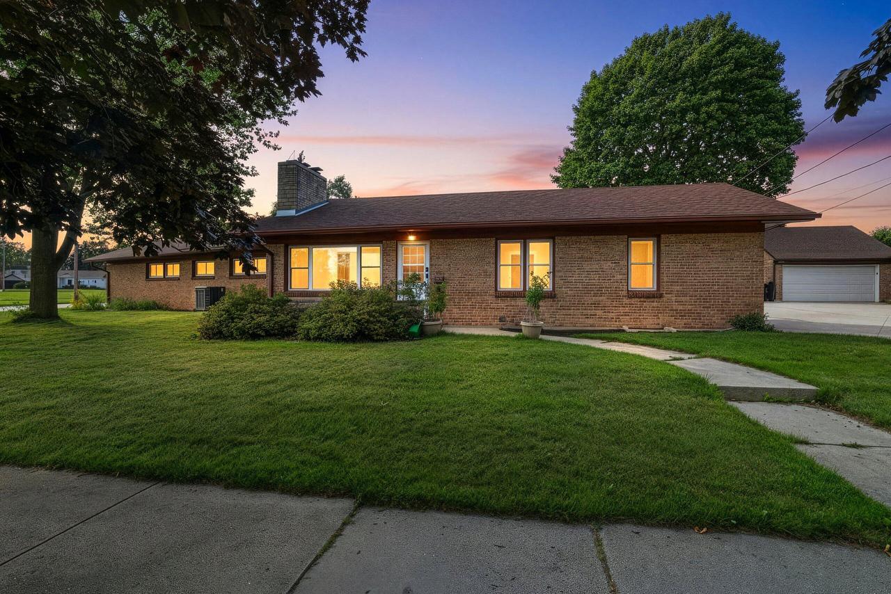 1310 Fairmont Lane — photo