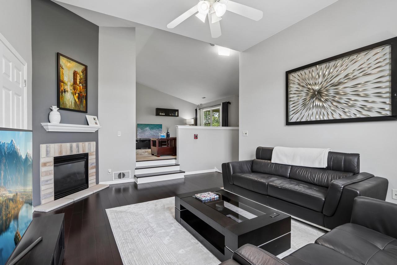 6877 S Rolling Meadows Court — photo