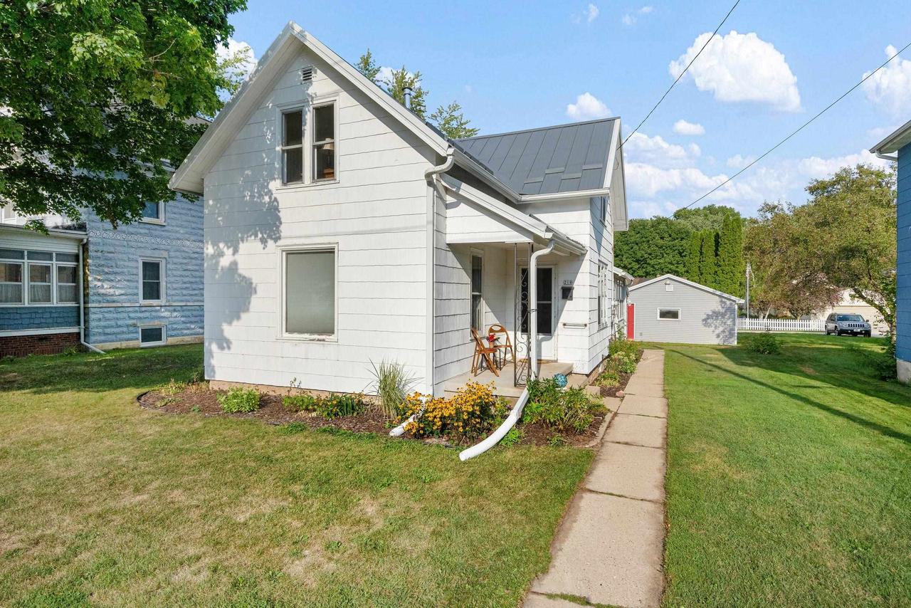 218 Cleveland Street — photo