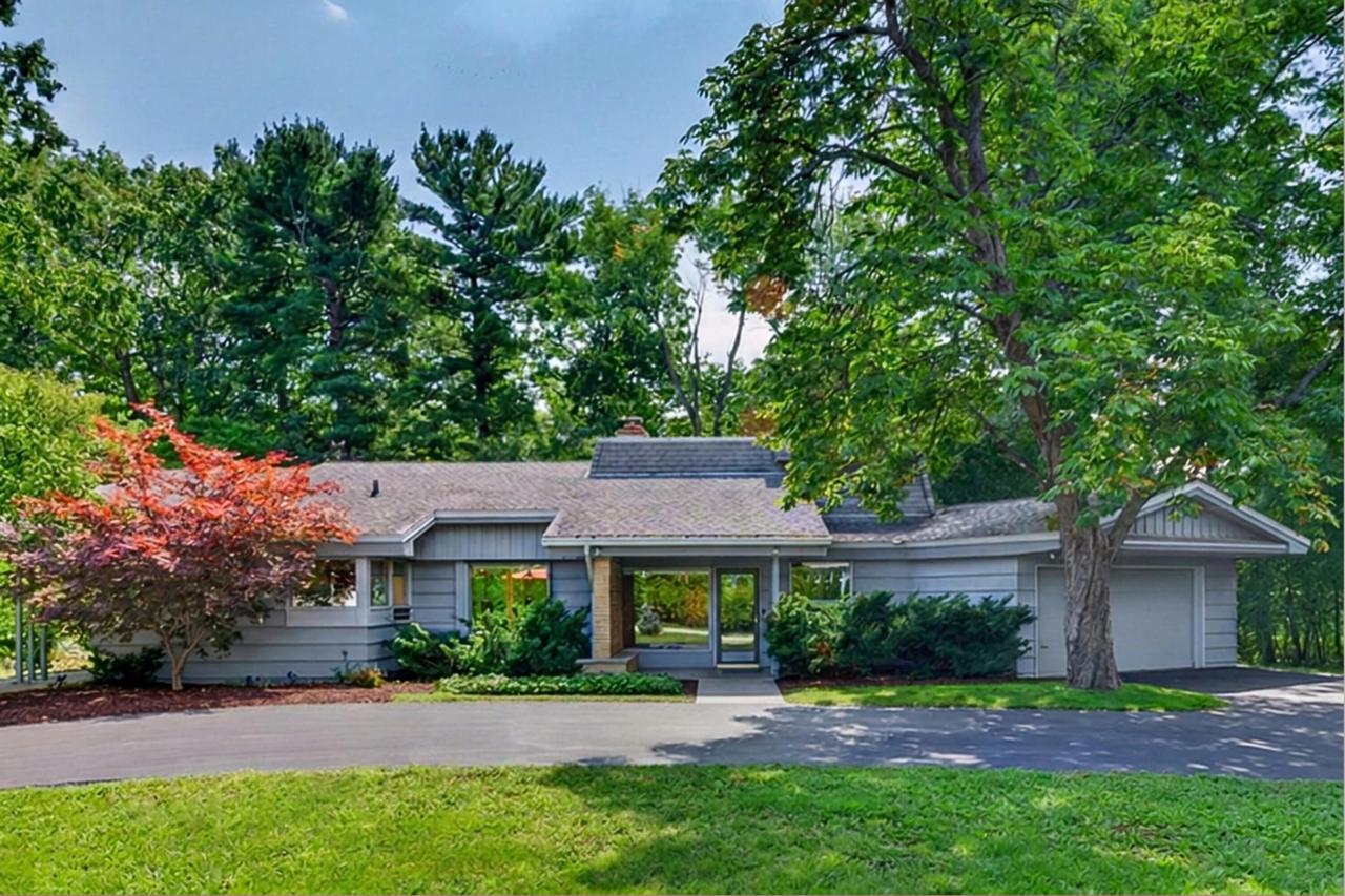 715 E Juniper LANE, Fox Point, WI 53217 — photo 2