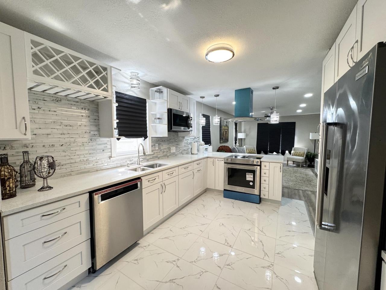 5324 W Melvina Street — photo