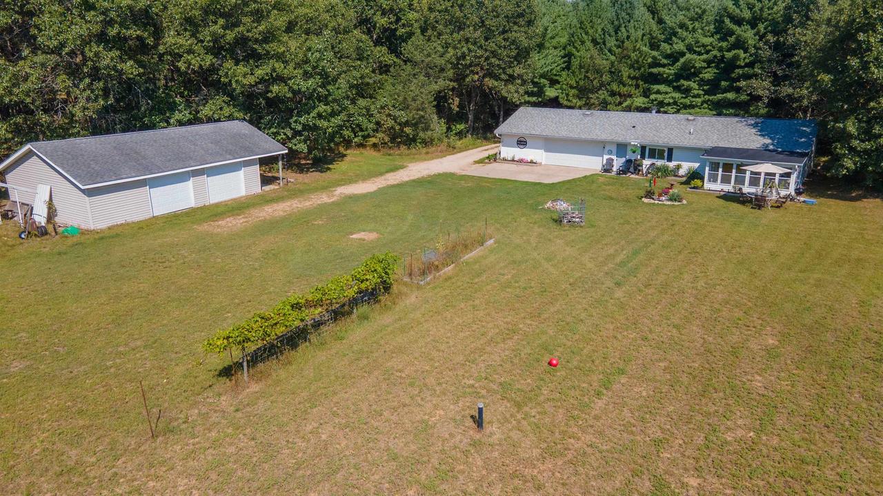 W6583 Porters Lake Road — photo