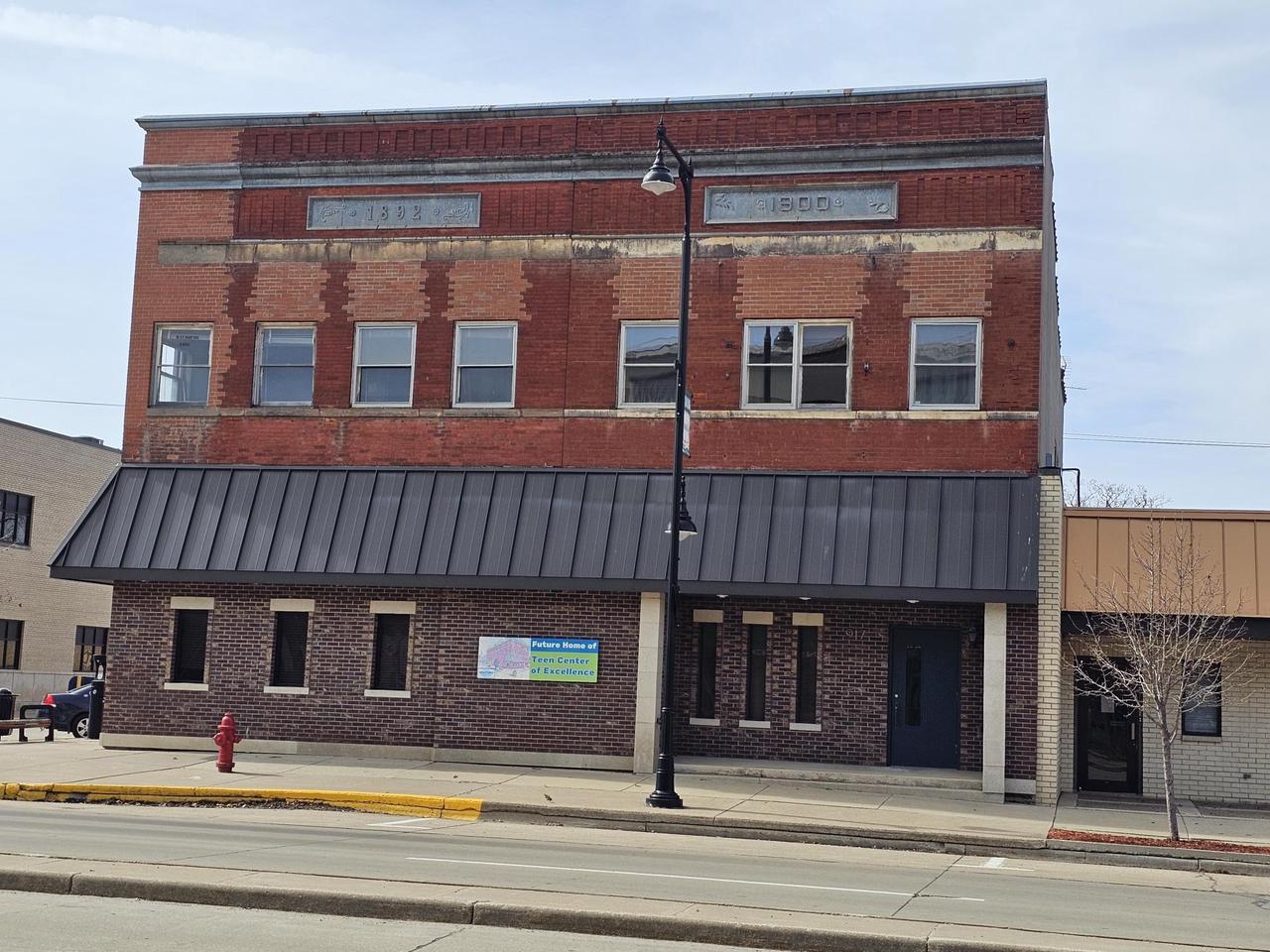 917 Superior Avenue — photo