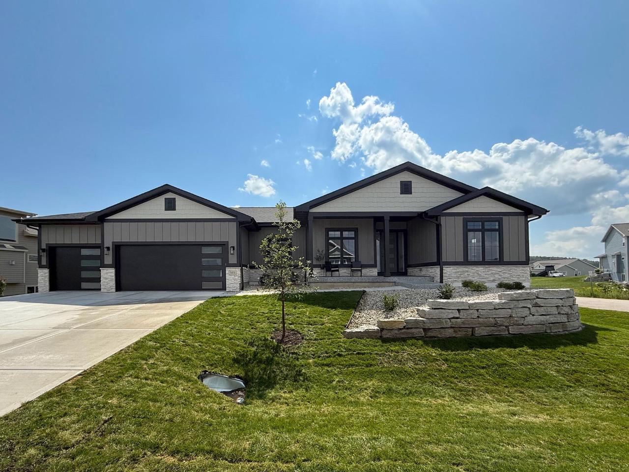 5831 Eagle Prairie Court — photo