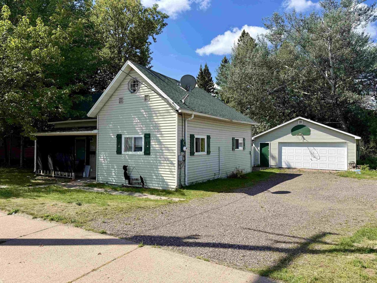 676 Lake Avenue South — photo