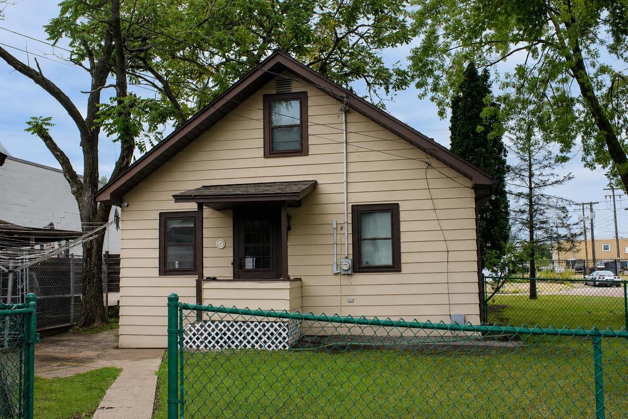 1605 W Haskel Street — photo