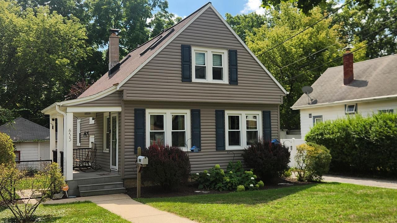 653 S Oak Park Court — photo