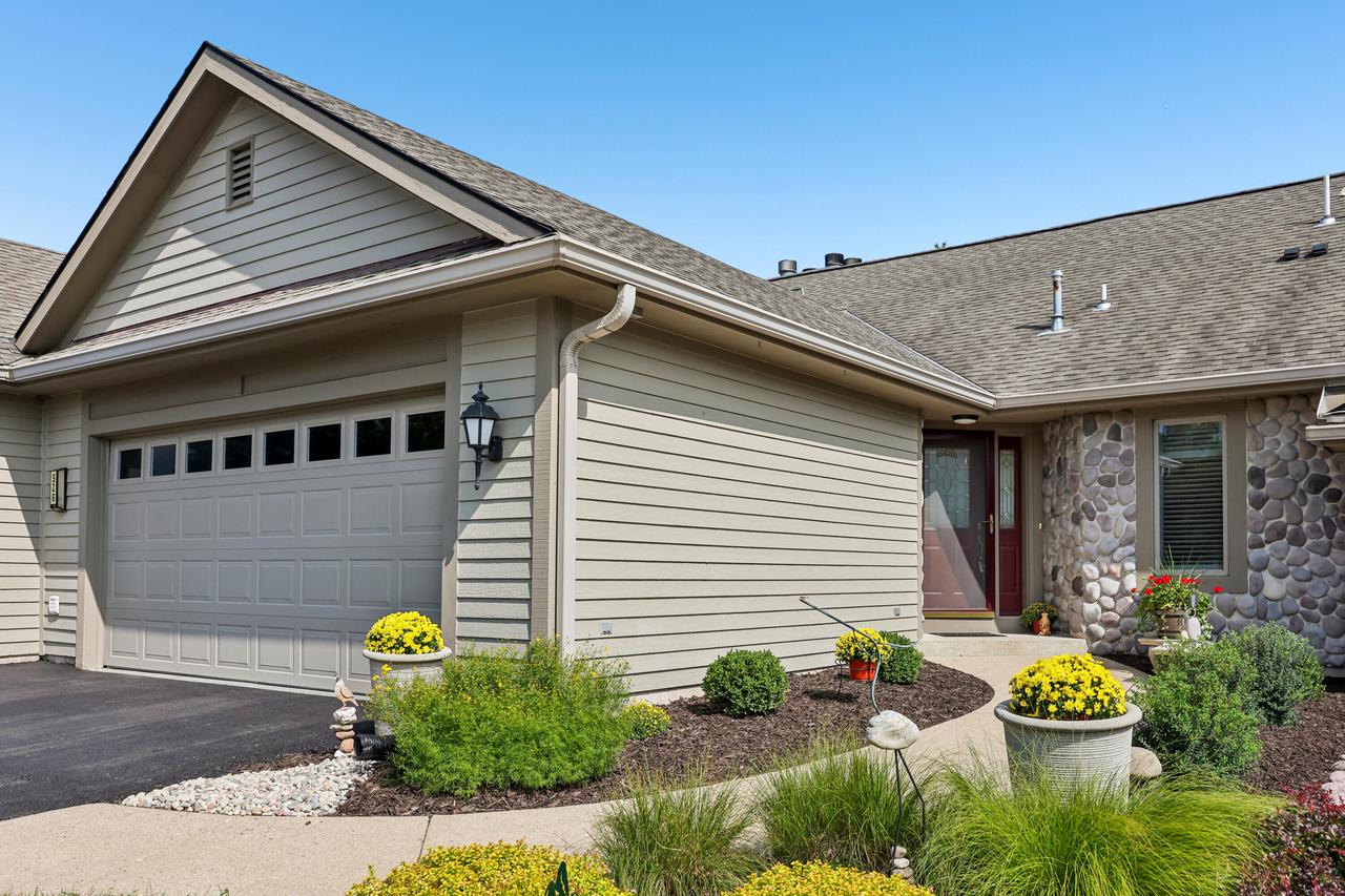 526 Oak Ridge Drive — photo