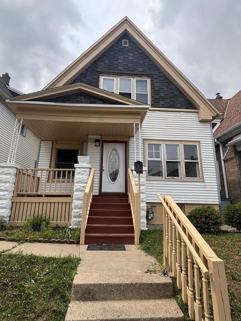 1727 W Arrow Street — photo
