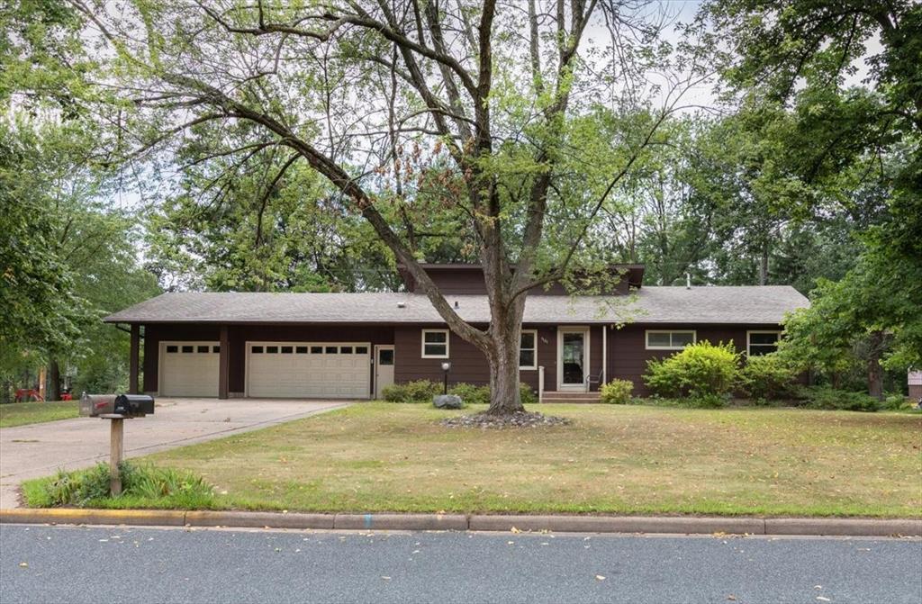 1121 River Heights Road — photo