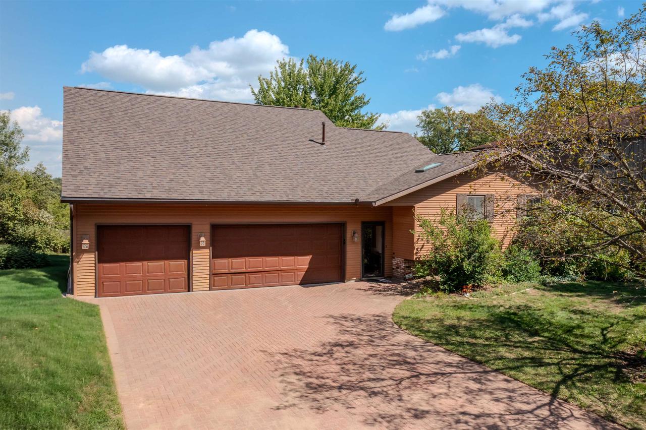 223815 Lakeshore Drive — photo