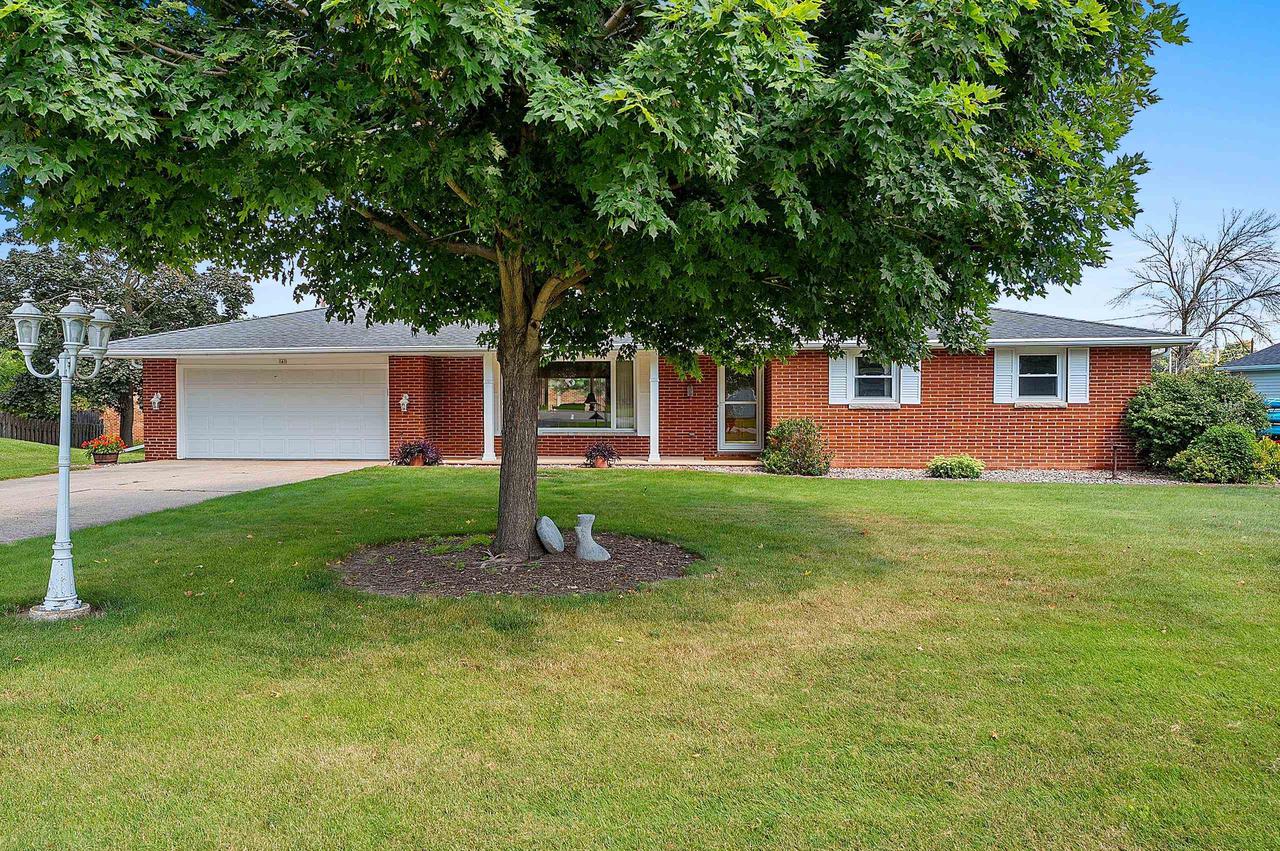 161 Parkside Court — photo