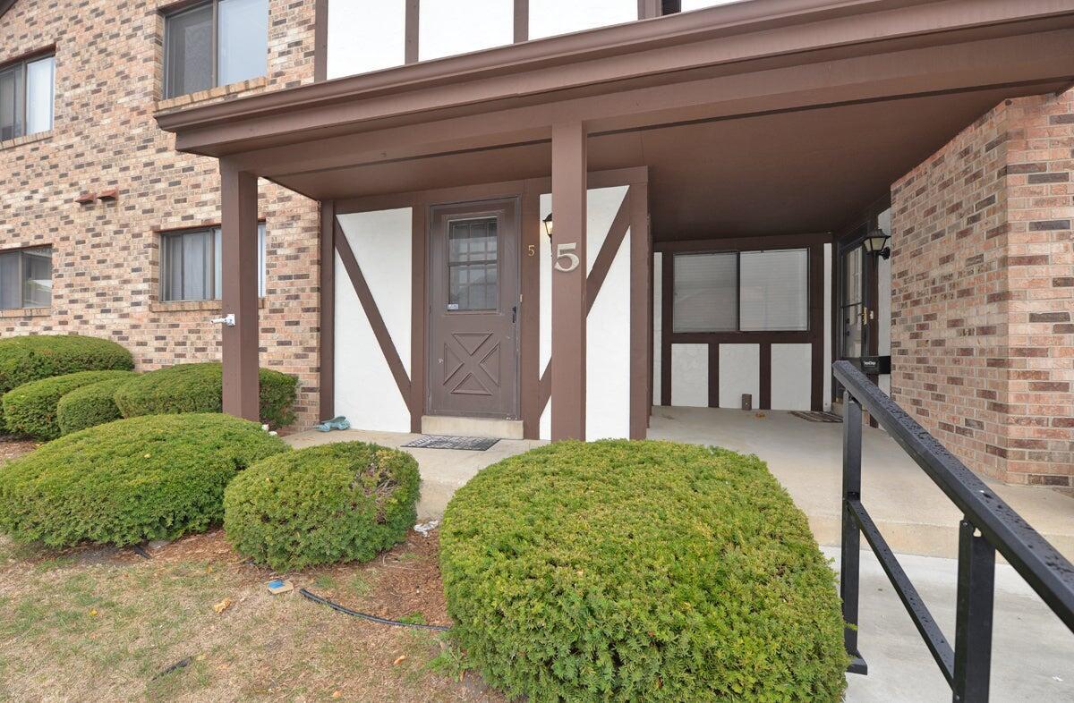5616 Cambridge Lane 5 — photo