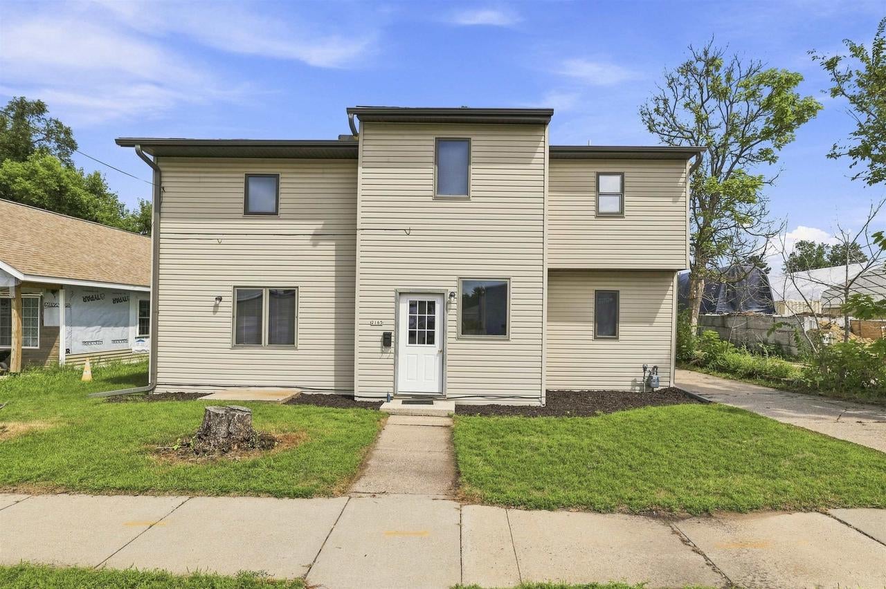 2165 Prairie Street — photo