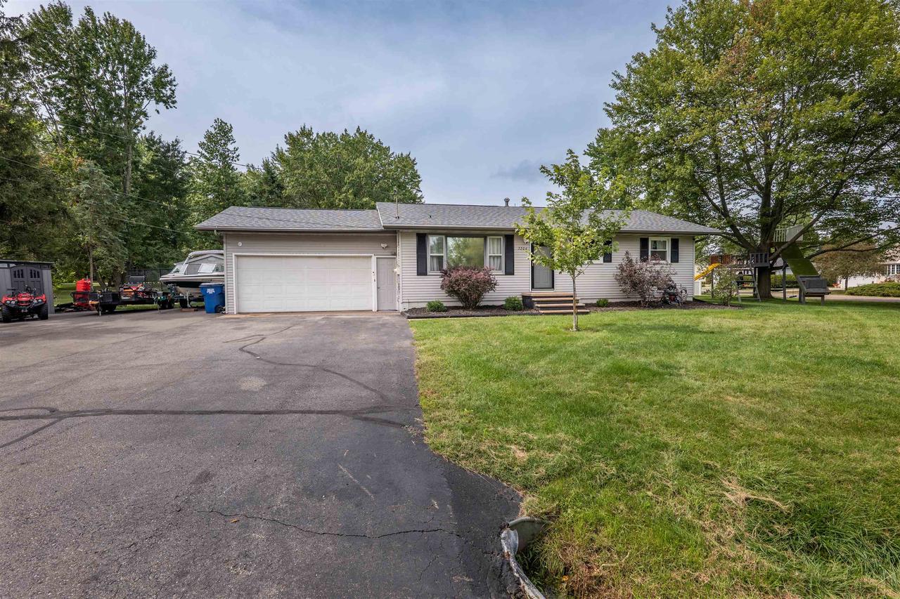 226968 Bob O Link Avenue — photo