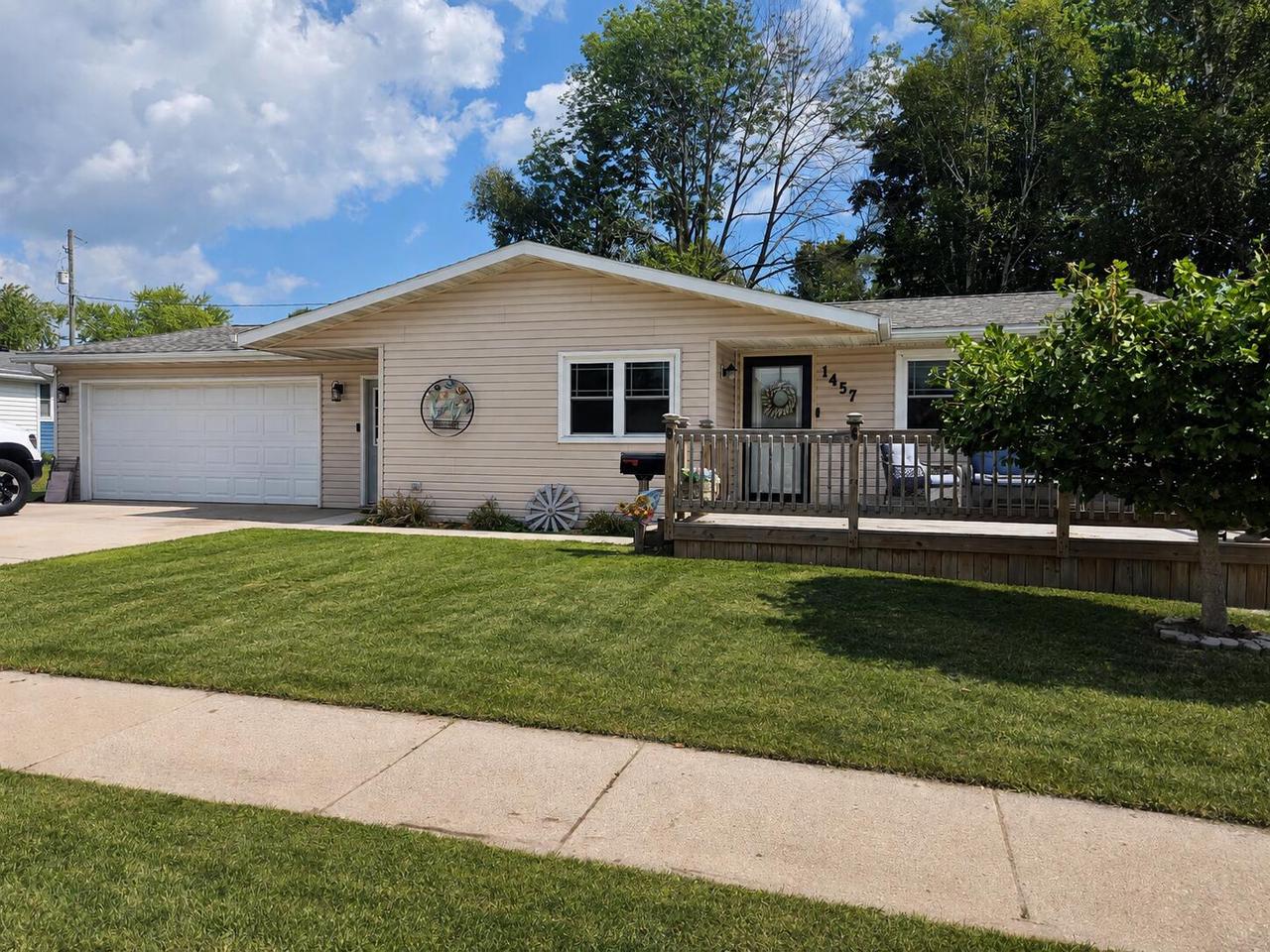 1457 Daisy Drive — photo