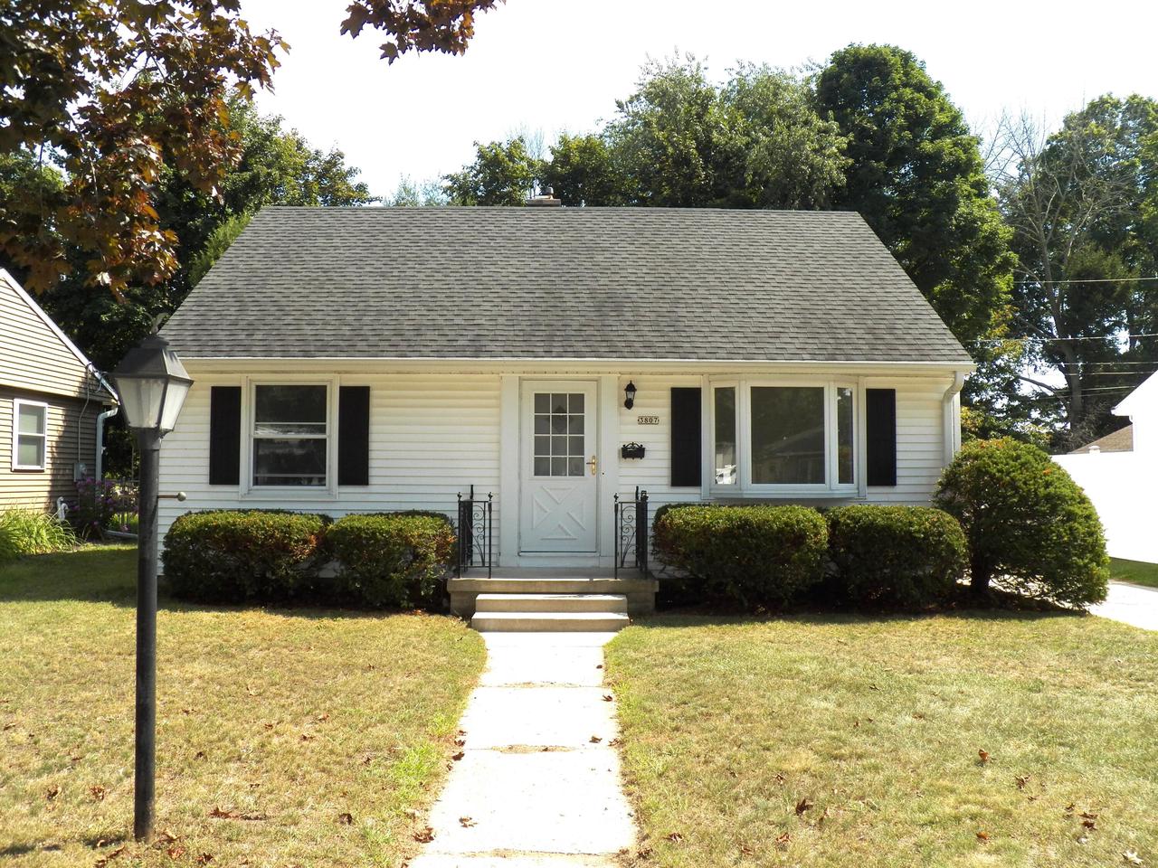 3807 MacArthur Drive — photo