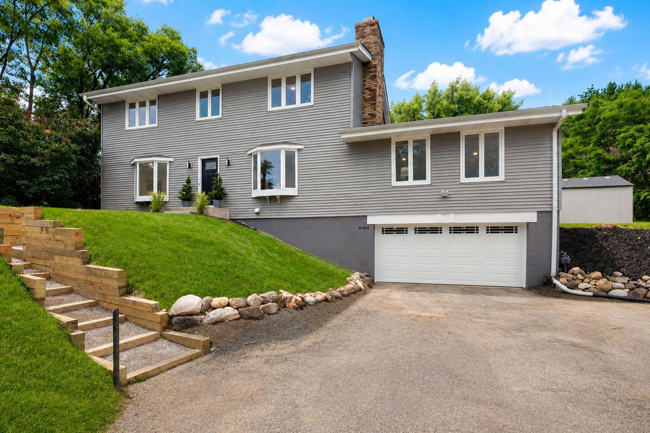 S26W26876 Mac Arthur Road — photo