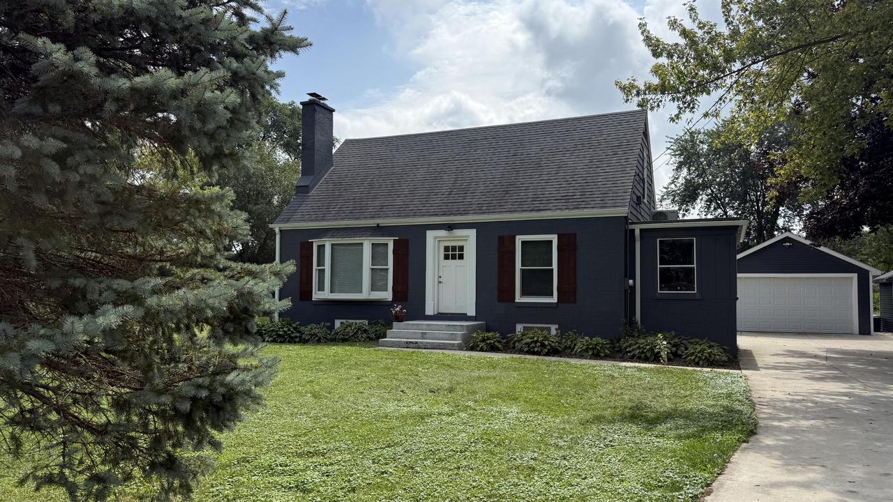 223 W State Road — photo