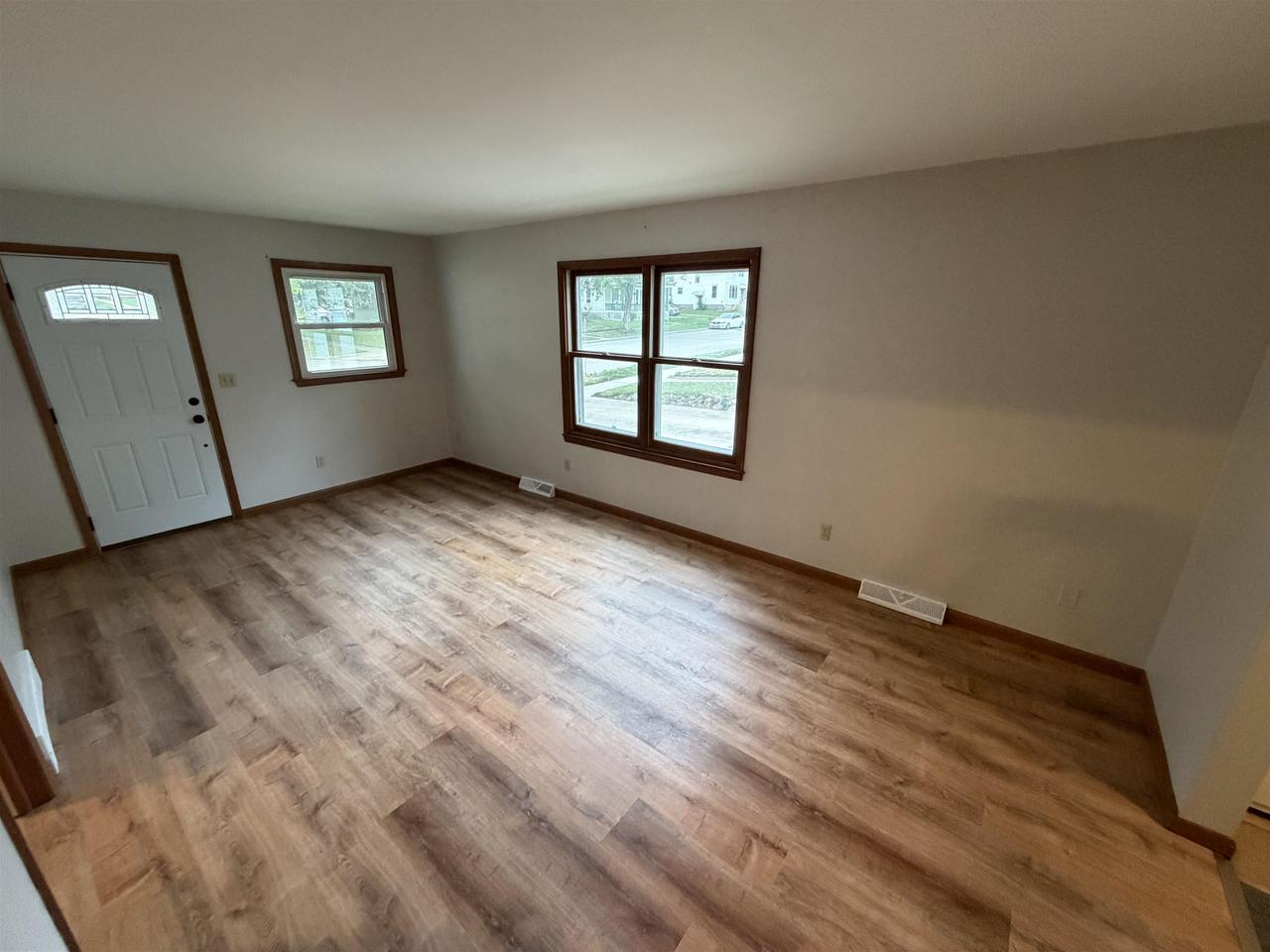 269 E Moore Street, Berlin, WI 54923 — photo 2