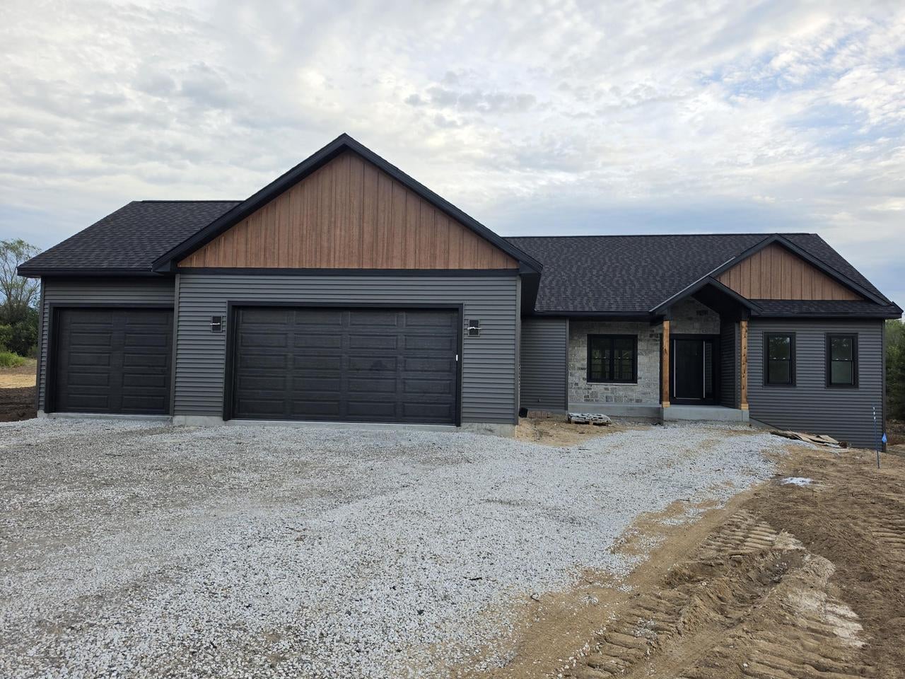 2377 Wallace Lake Road — photo
