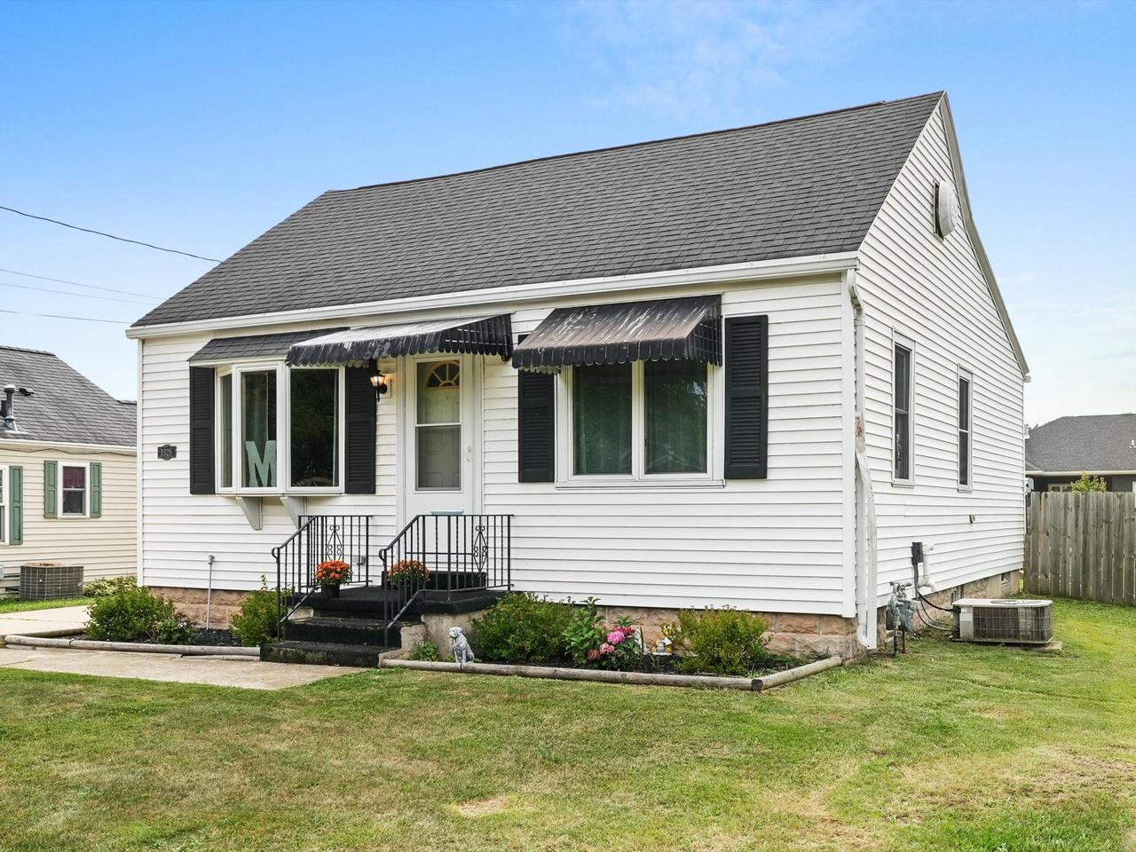 1928 Herman ROAD, Manitowoc, WI 54220 — photo 2