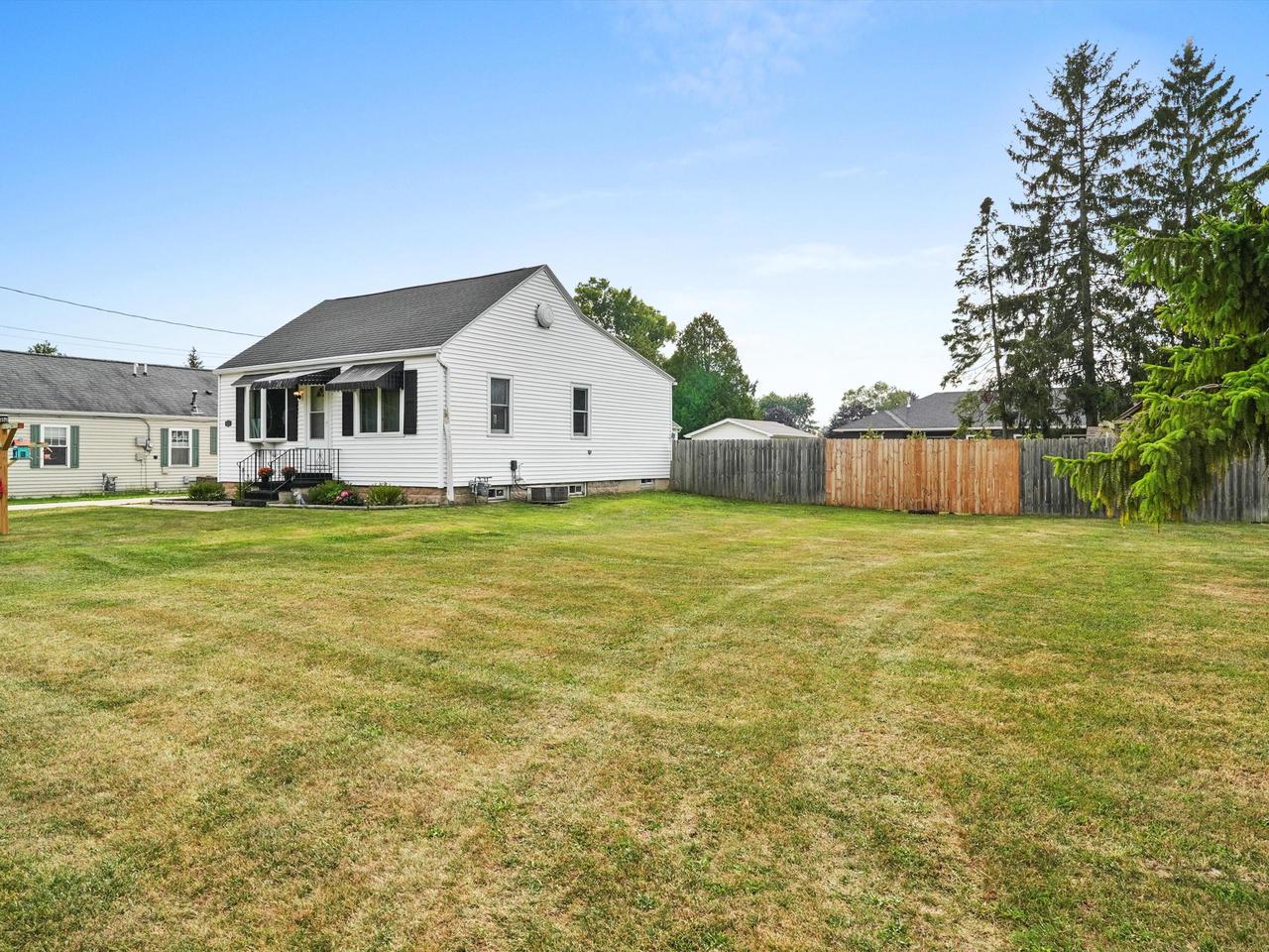 1928 Herman ROAD, Manitowoc, WI 54220 — photo 3