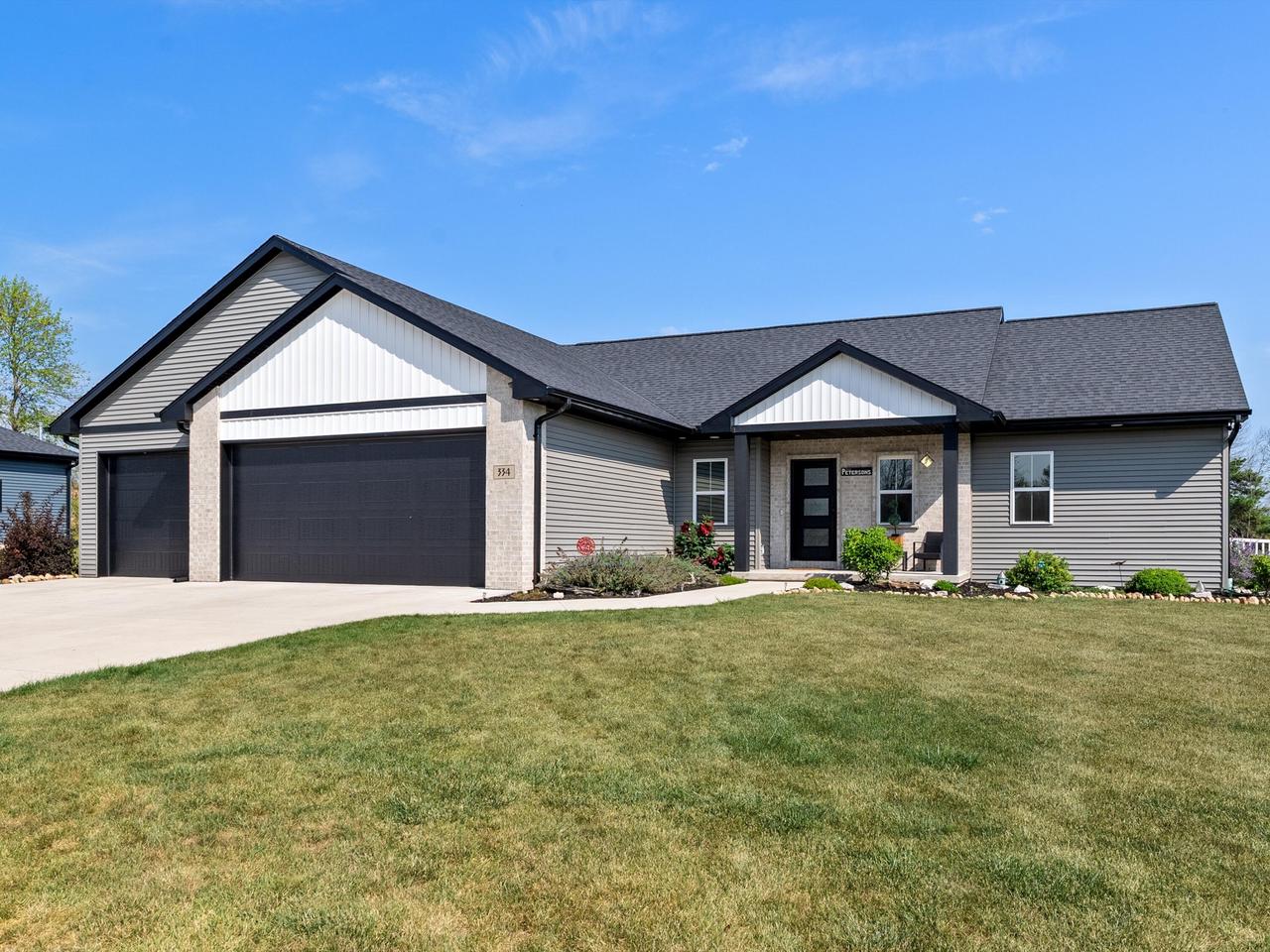 334 Lake Breeze Way — photo