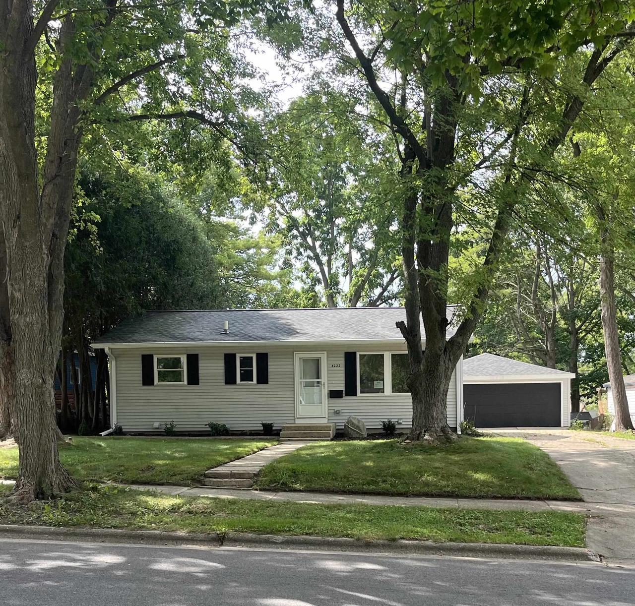 4222 School Road — photo