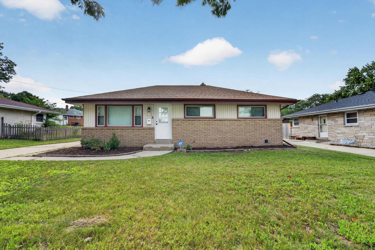 8125 W Clovernook Street — photo
